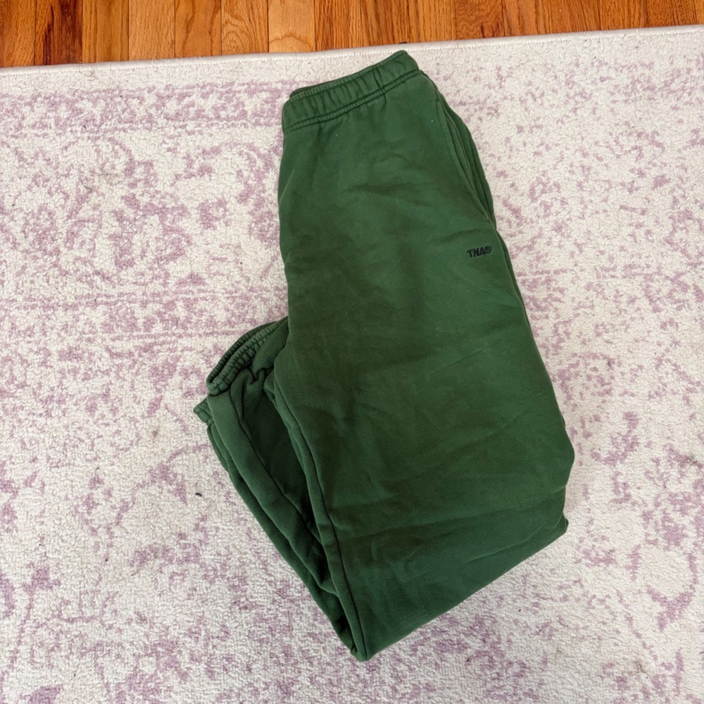 Aritzia Green Sweatpants - Picture 2 of 3